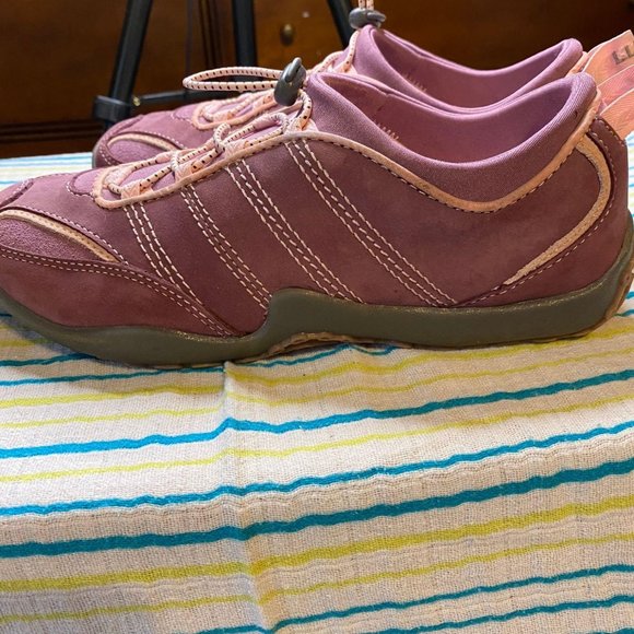 L.L. Bean Pink Outdoor shoes - Picture 5 of 7